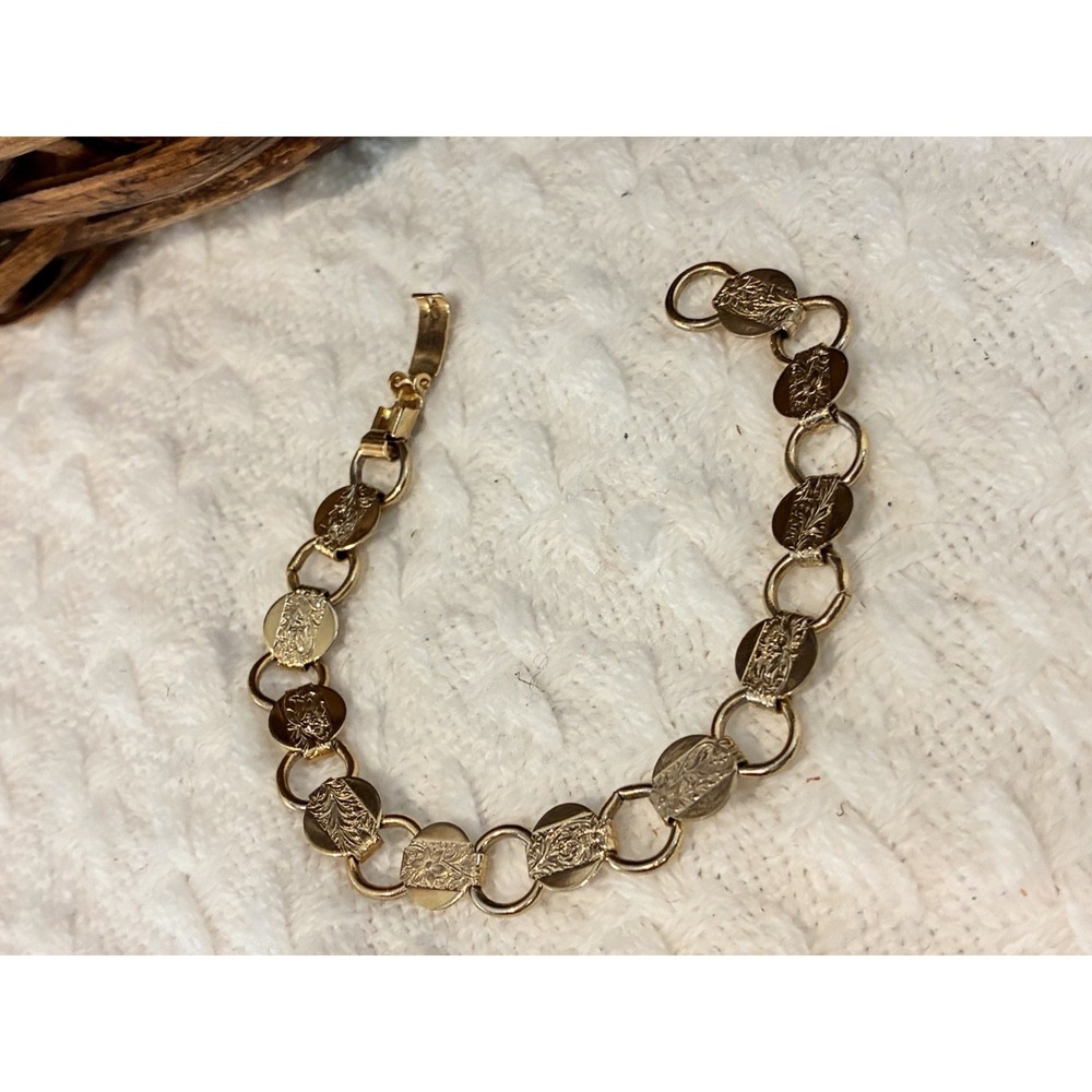 Vintage Sarah Coventry Gold Tone Bracelet Floral Textured Disc Link Signed